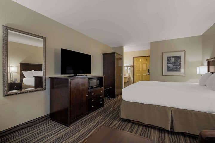 Room 5 of 26