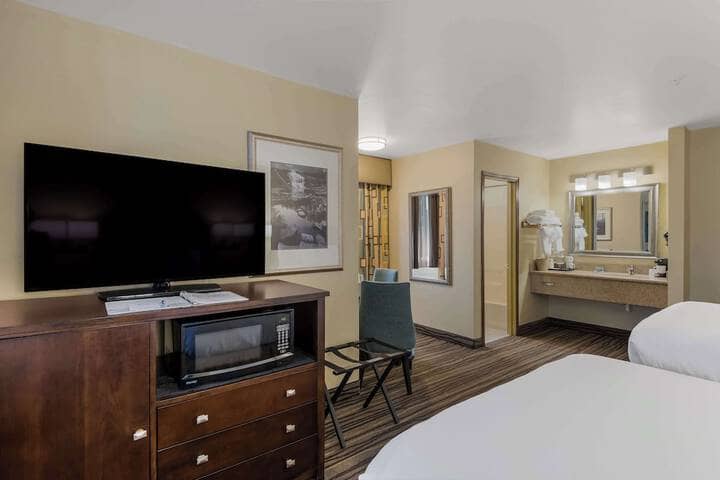 Room 11 of 26