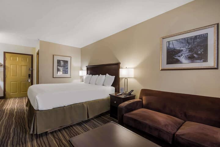 Room 17 of 26