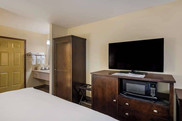 Room 3 of 26